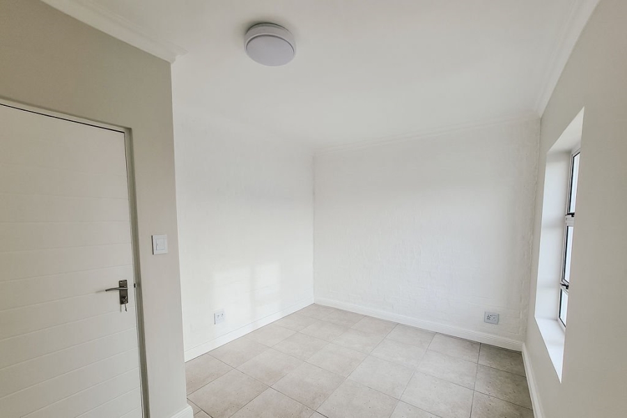 To Let 2 Bedroom Property for Rent in Parsonsvlei Eastern Cape